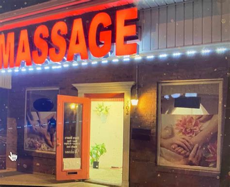 Most regulars to happy ending massage parlors say they get naked and sit down waiting for their masseuse to return, though others report covering themselves up with a towel. The idea some have is that customers who show they are comfortable in the nude put the masseuses at ease and lessen any idea that the customers may in fact be cops.